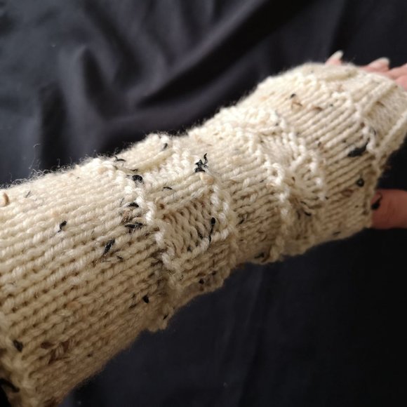 Creme/Brown Aran Tweed HandKnit Adult Seamless Fingerless Gloves Mittens… - Picture 3 of 6